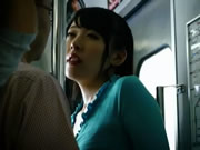 日本女仔最鍾意喺地鐵上色誘陌生男乘客親吻與打飛機
